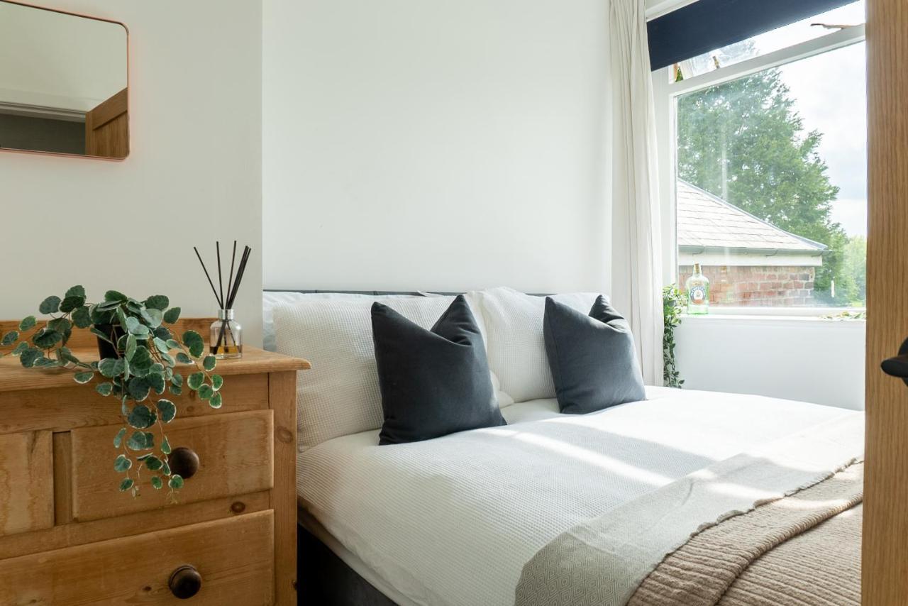 Elmwood - * Harrogate