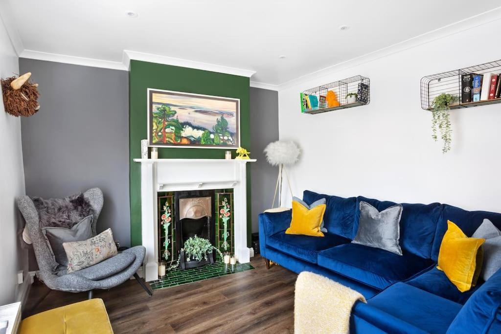 Stunning 4bed Townhouse By Hic & Trendy Kings Quarter! Holiday home *
