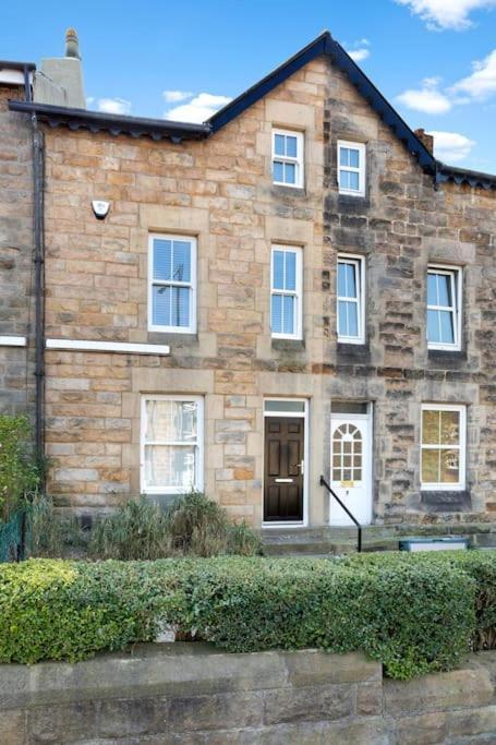 Stunning 4bed Townhouse By Hic & Trendy Kings Quarter! Holiday home Harrogate