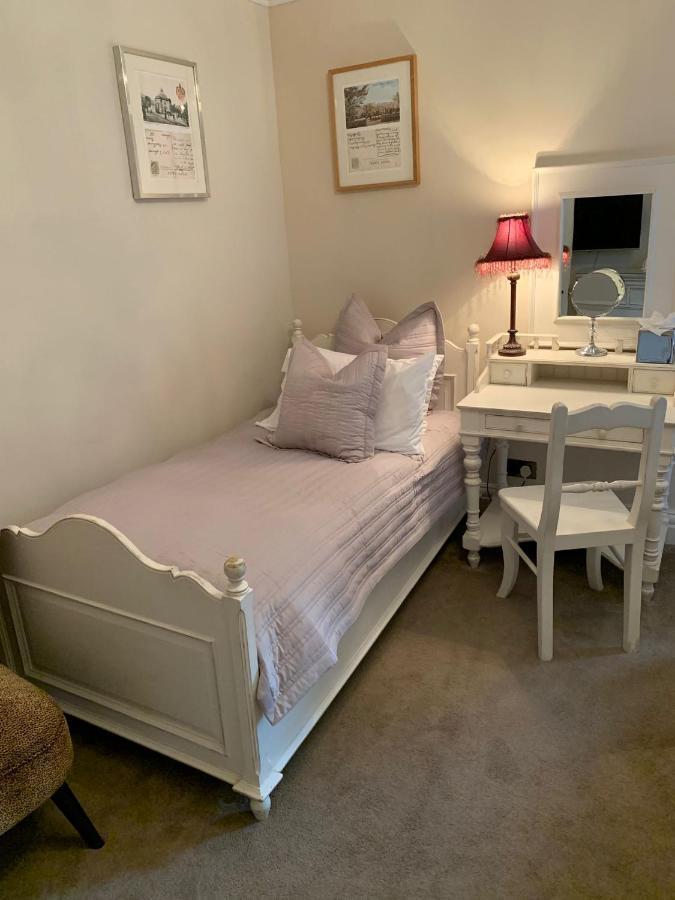 Shelbourne House 4*