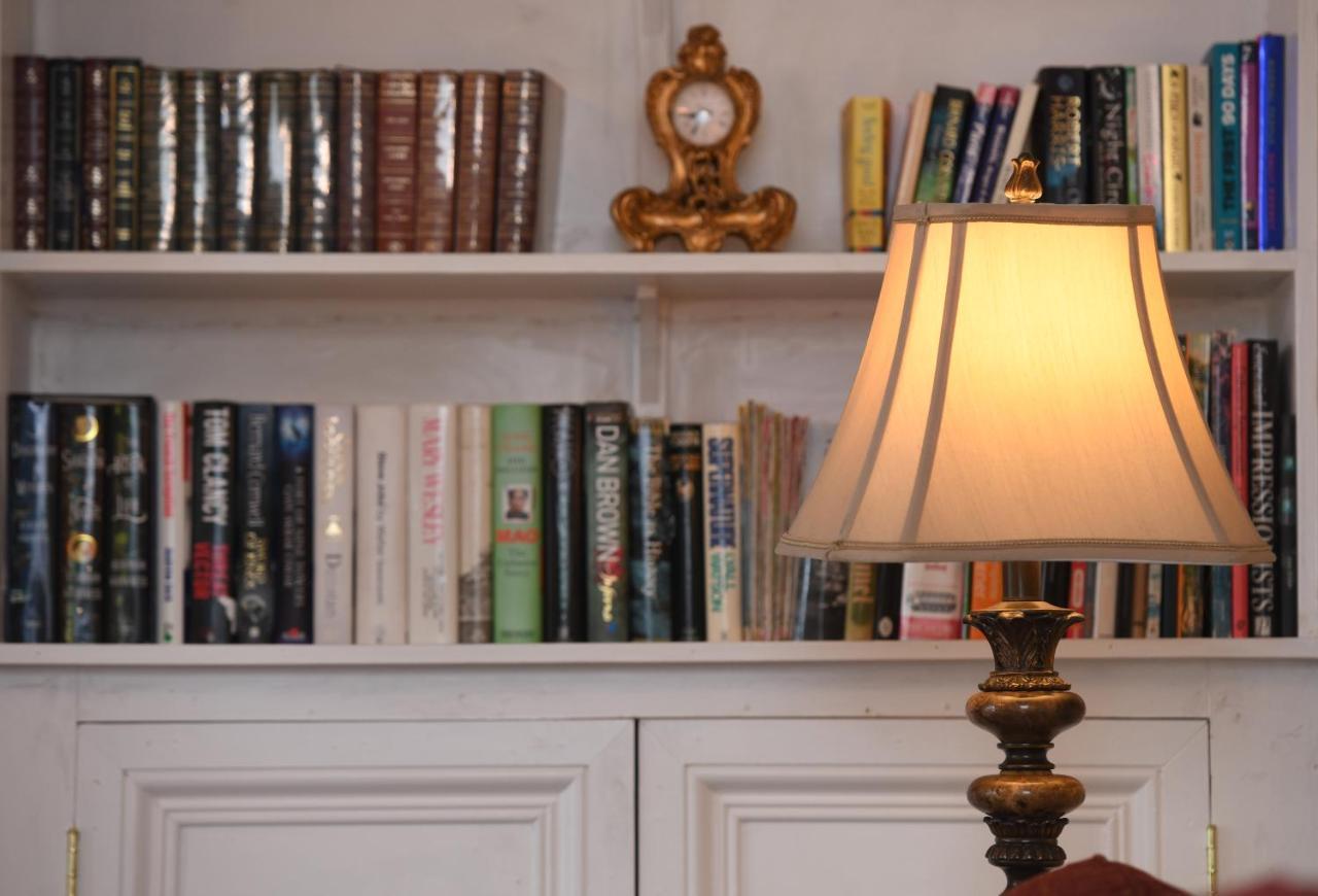 Self Catering - West End Apartment