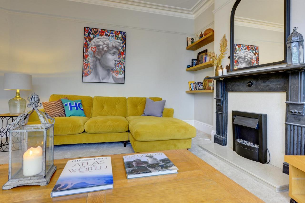 Stylish 2 Bedroom Maisonette With Parking Apartment