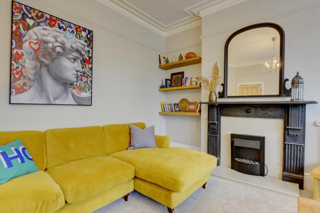 Stylish 2 Bedroom Maisonette With Parking Apartment Harrogate
