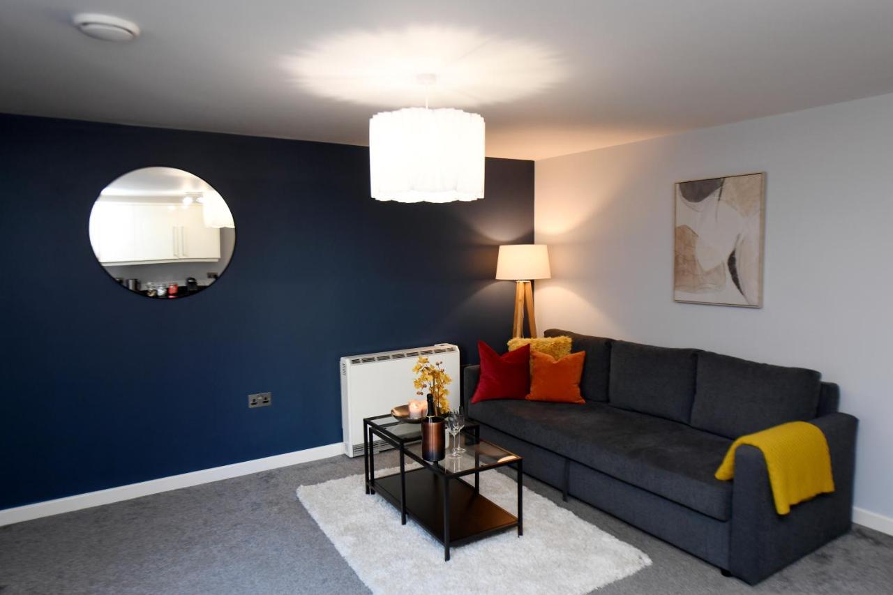 Self Catering - Regent's Court Azure Apartment *