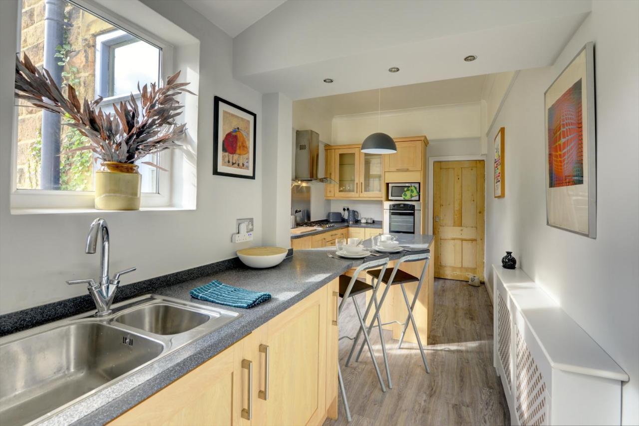 Stylish 2 Bedroom Maisonette With Parking Apartment