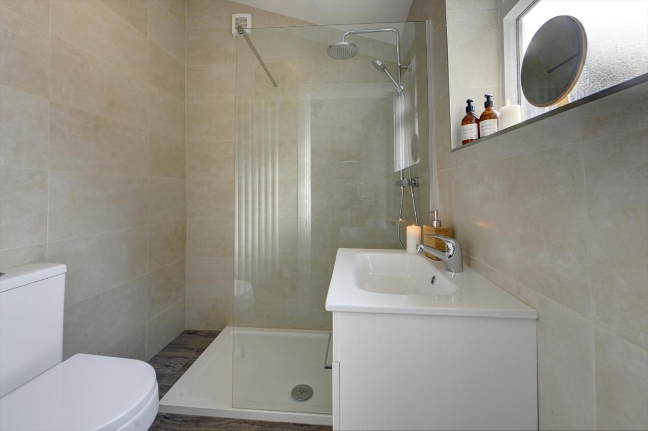Stylish 2 Bedroom Maisonette With Parking Apartment Harrogate
