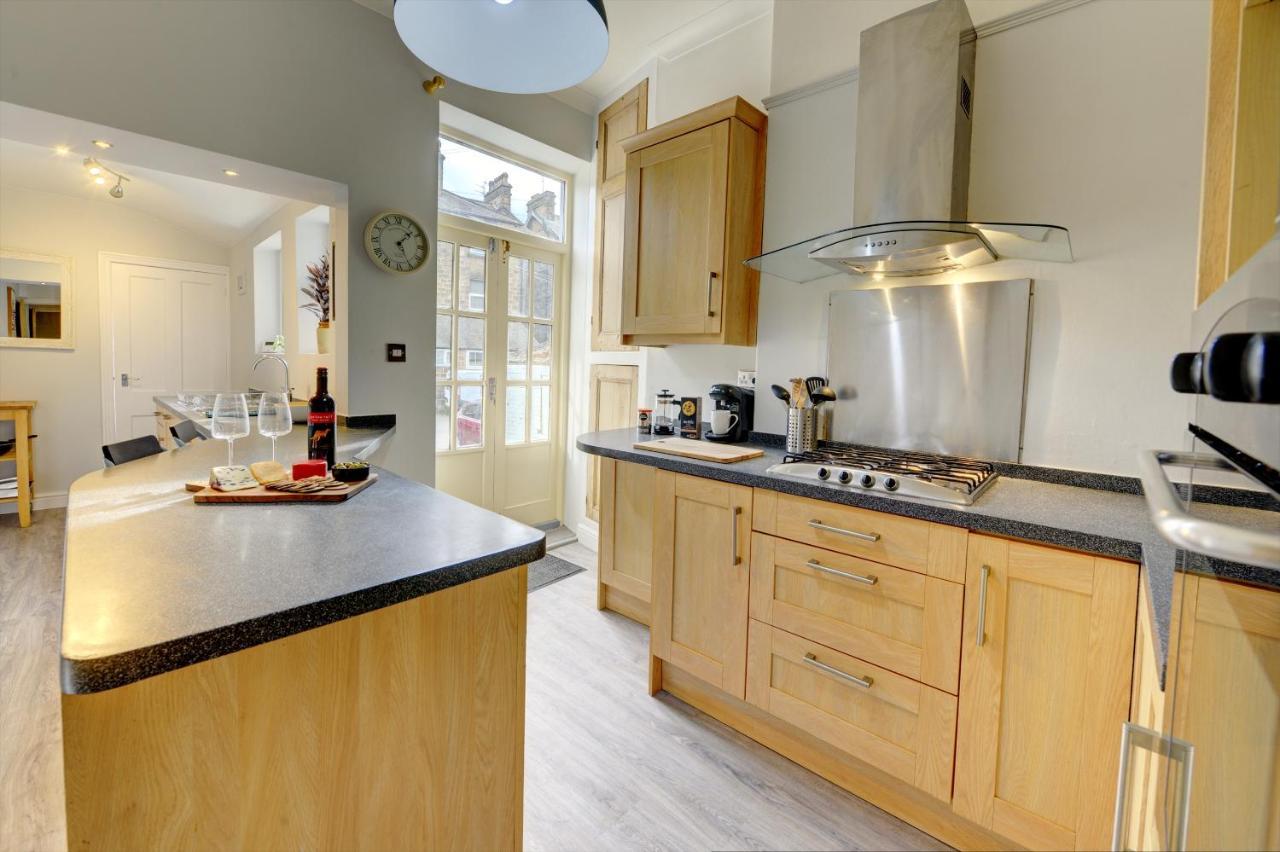 Stylish 2 Bedroom Maisonette With Parking Harrogate