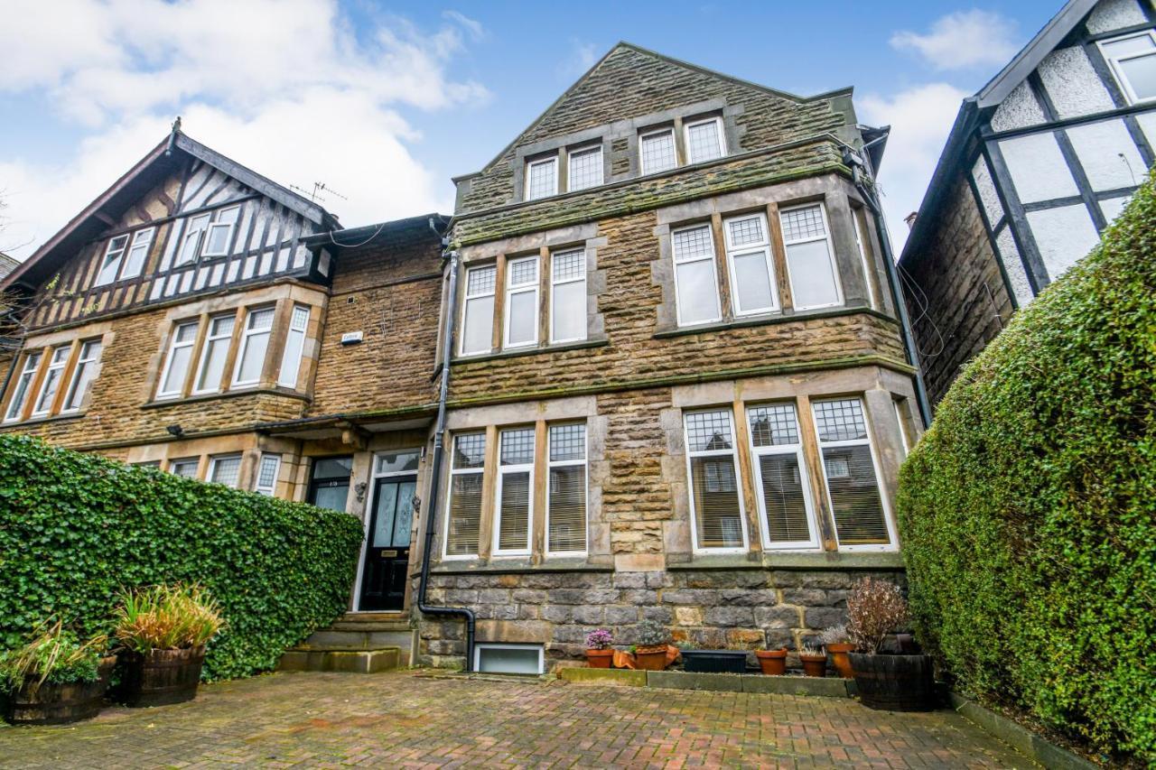 Holiday home Spacious Victorian Townhouse Near Hcc With Off Street Parking