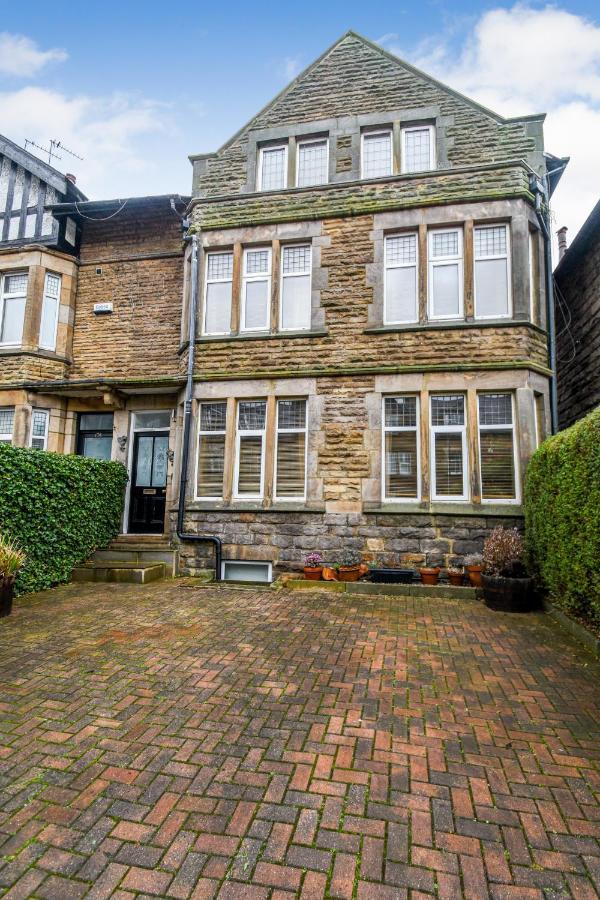 Holiday home Spacious Victorian Townhouse Near Hcc With Off Street Parking *