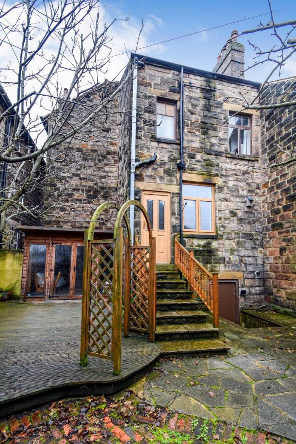 Spacious Victorian Townhouse Near Hcc With Off Street Parking * Harrogate