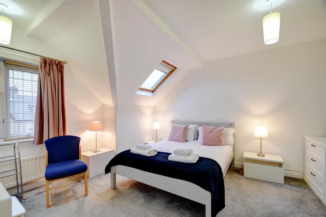 Spacious Victorian Townhouse Near Hcc With Off Street Parking Holiday home Harrogate