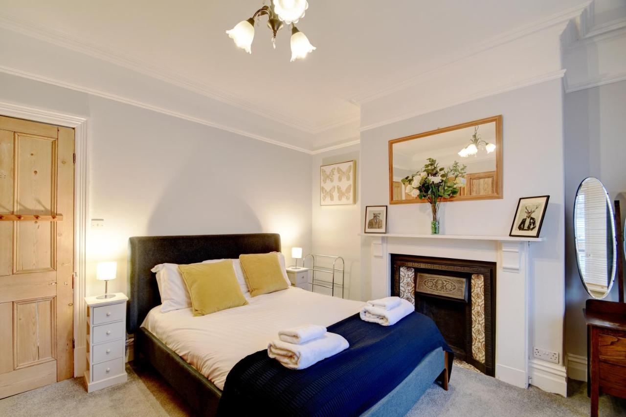 Spacious Victorian Townhouse Near Hcc With Off Street Parking Holiday home Harrogate