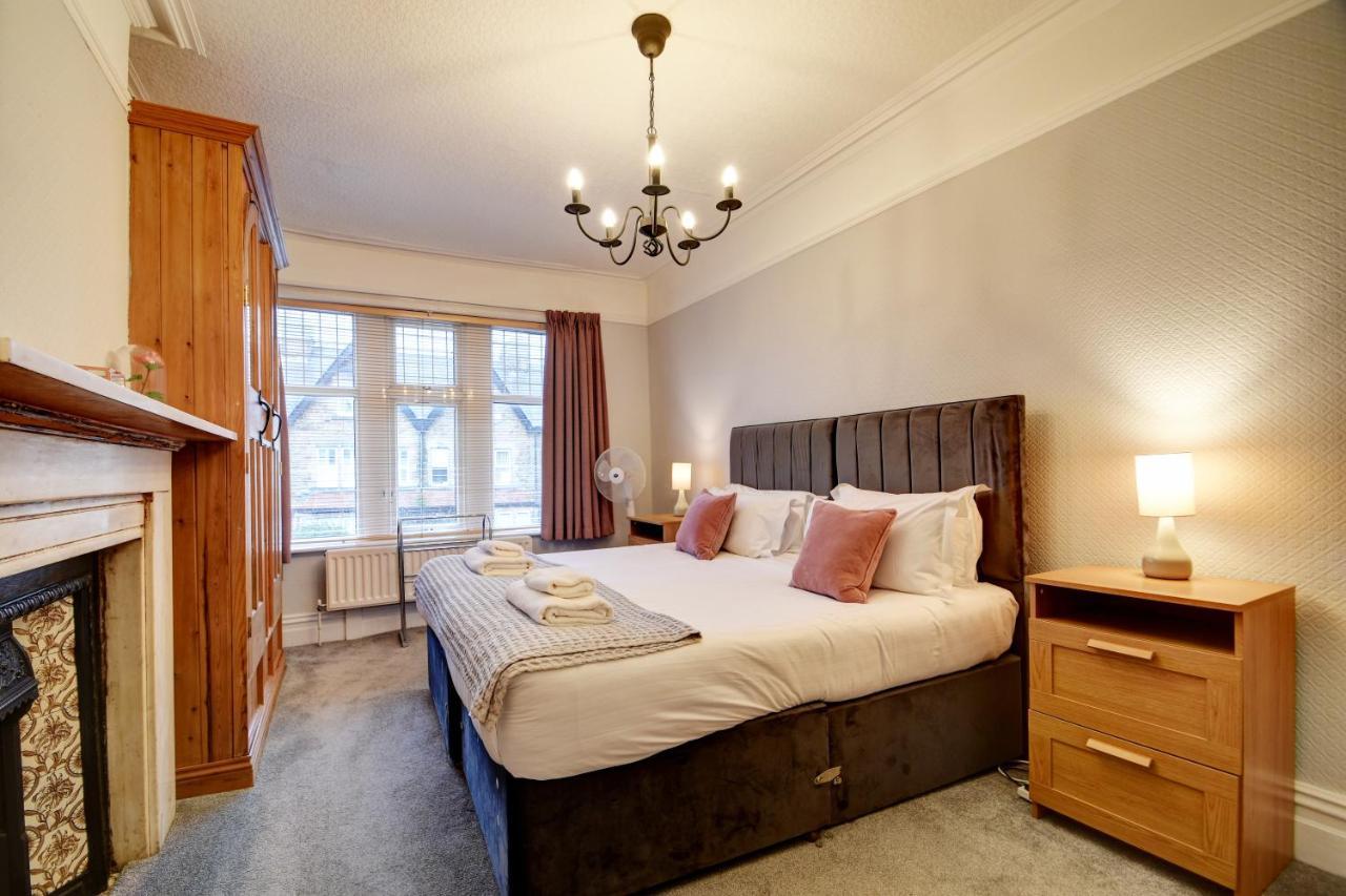 Spacious Victorian Townhouse Near Hcc With Off Street Parking Holiday home *