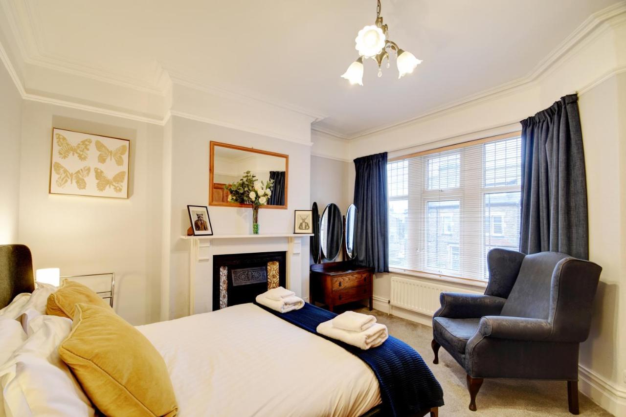 Holiday home Spacious Victorian Townhouse Near Hcc With Off Street Parking *