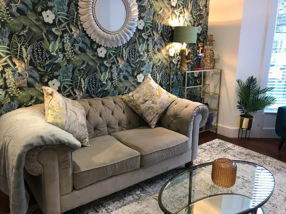 The Cheltenham, Stylish 1-bed Victorian * Harrogate