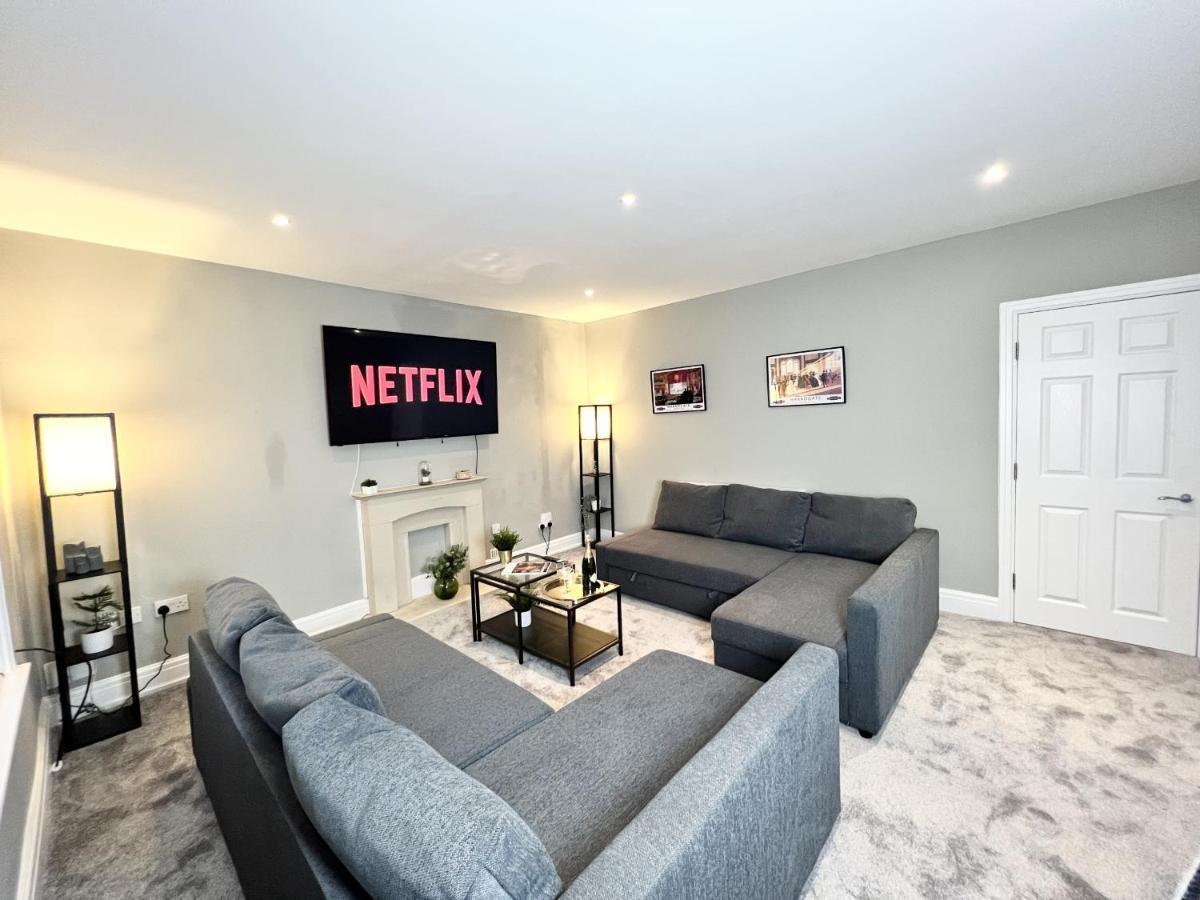 Luxurious Penthouse With Free Parking *