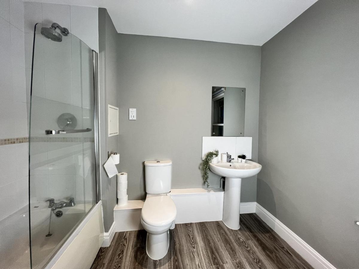 Luxurious Penthouse With Free Parking Apartment