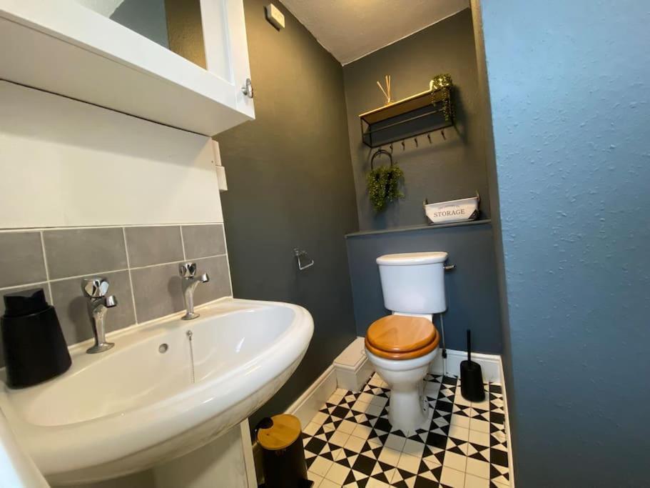 Flat Apartment *