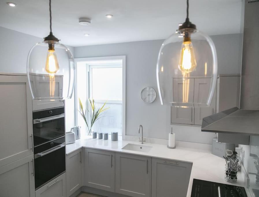 45a Oxford Street Apartment *