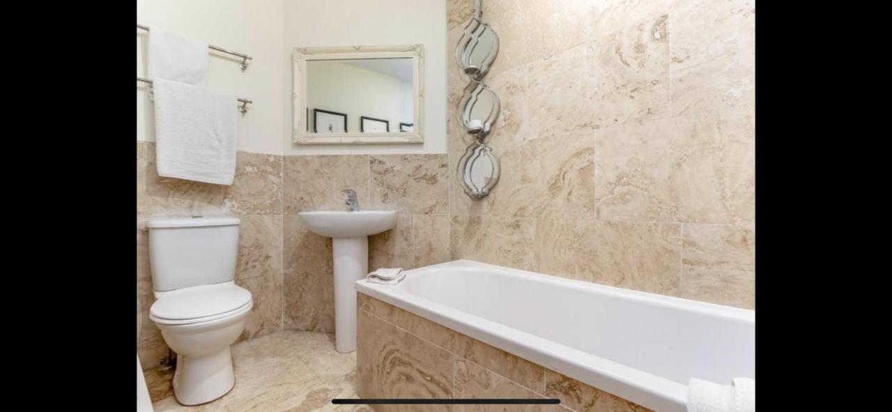 Private - 3 Bedrooms Apartment *