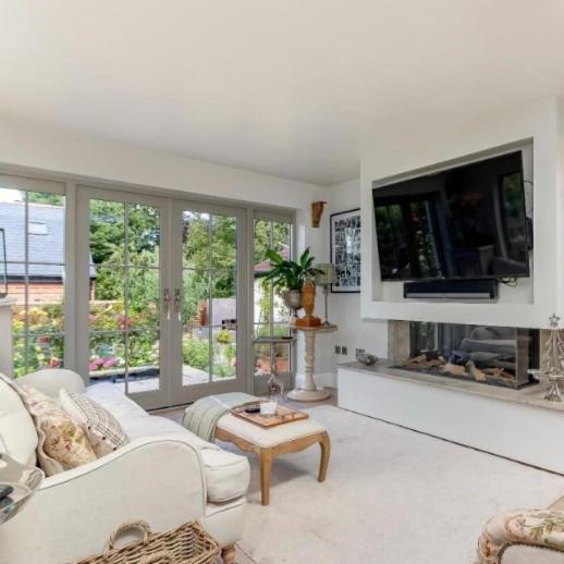 Private - 3 Bedrooms *