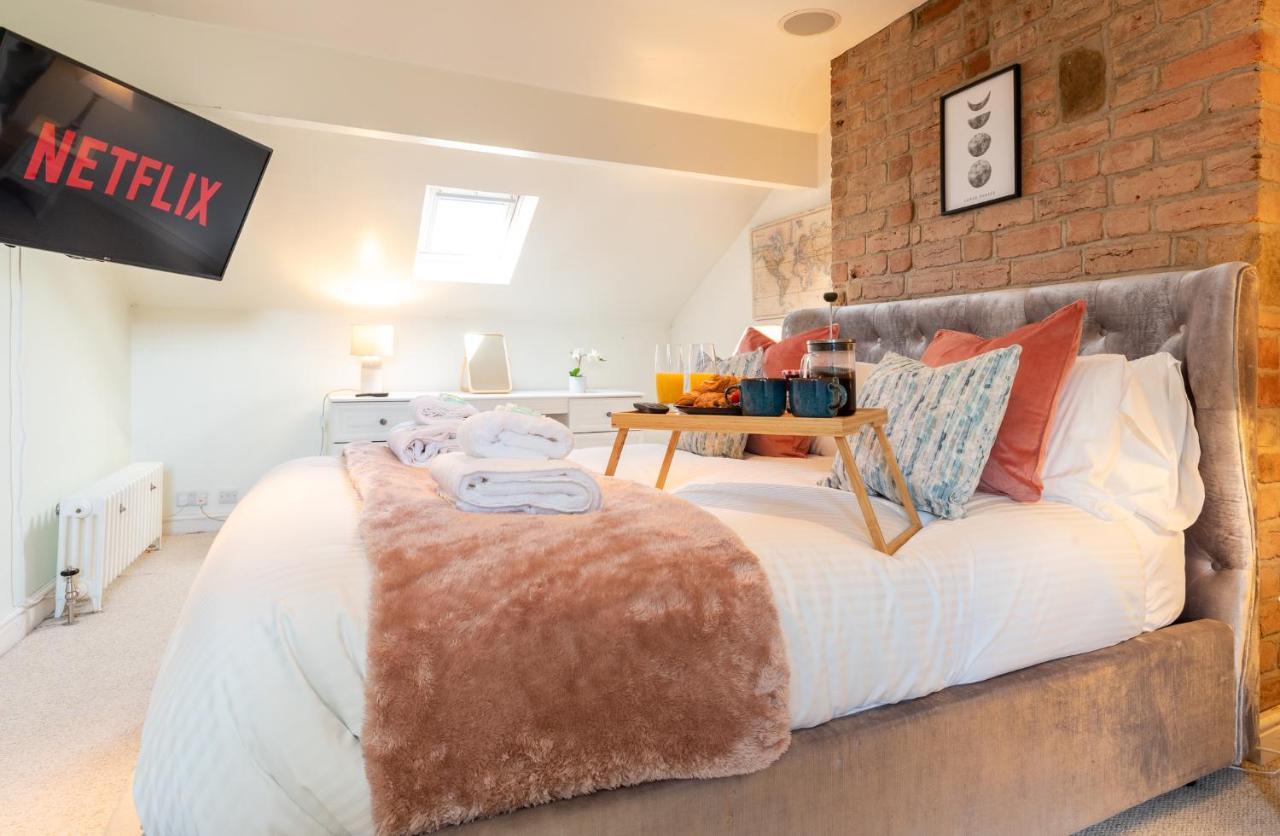 Beautiful 3 Bedroom Townhouse *