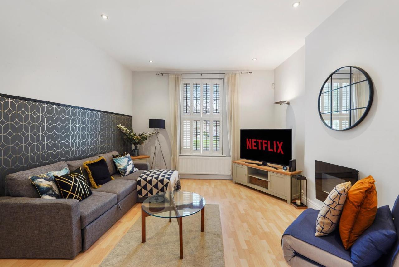 Holiday home Pristine Stylish Townhouse On The Stray! - Sleeps 9 *