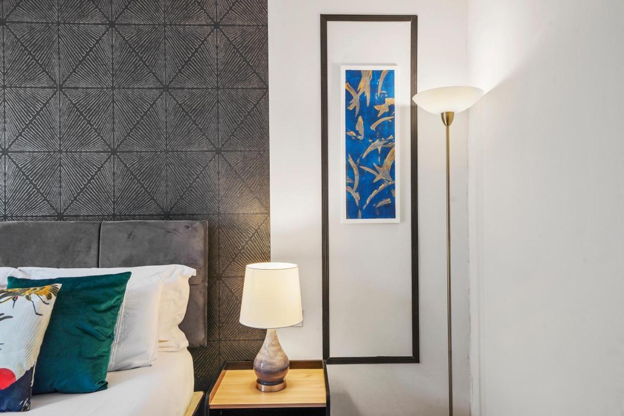 Pristine Stylish Townhouse On The Stray! - Sleeps 9