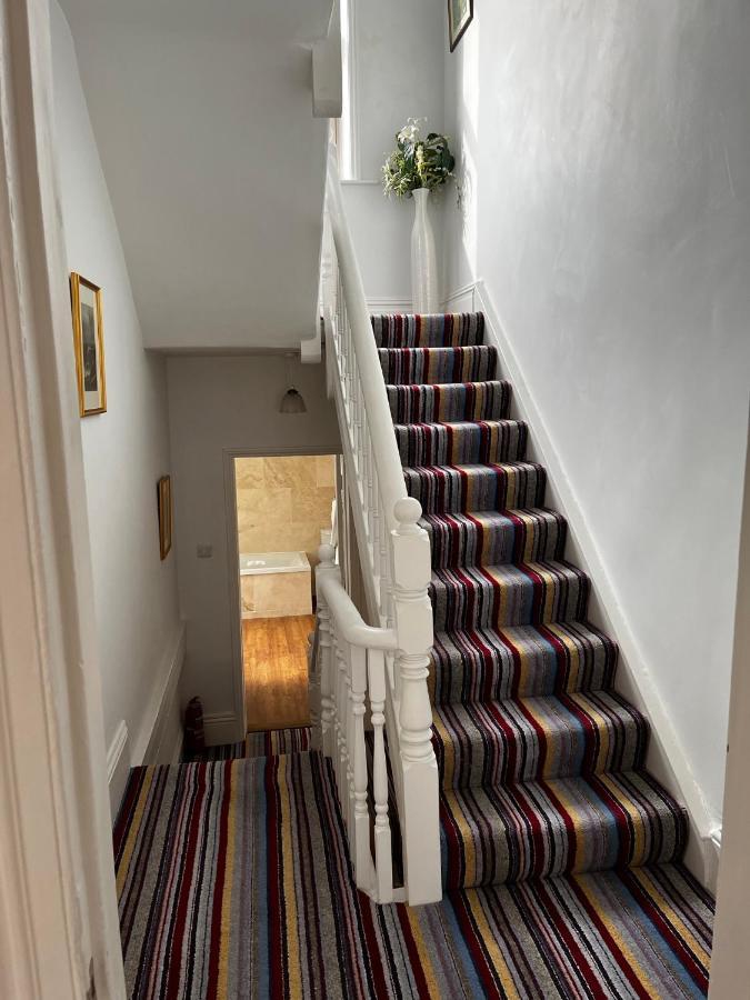 Carlton House - Spacious 4 Bed Victorian Townhouse Holiday home Harrogate