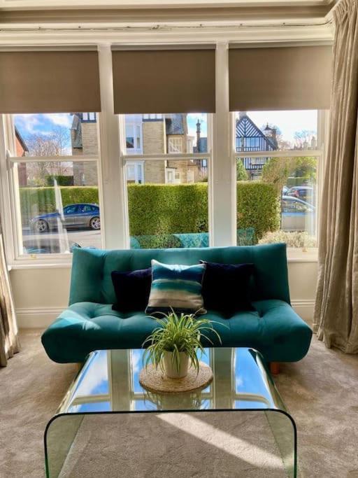 Garden Apartment, With Parking Apartment *