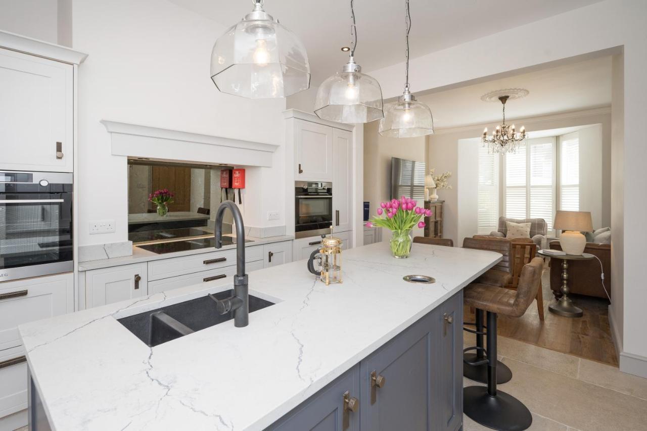 Townhouse By Serviced * Harrogate