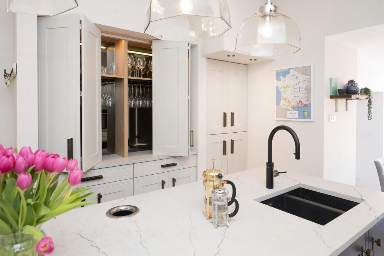 Apartment Townhouse By Serviced *