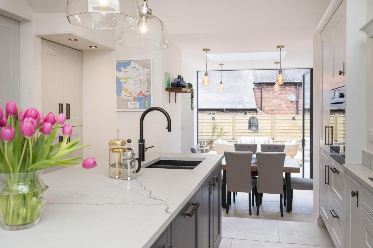 Townhouse By Serviced * Harrogate