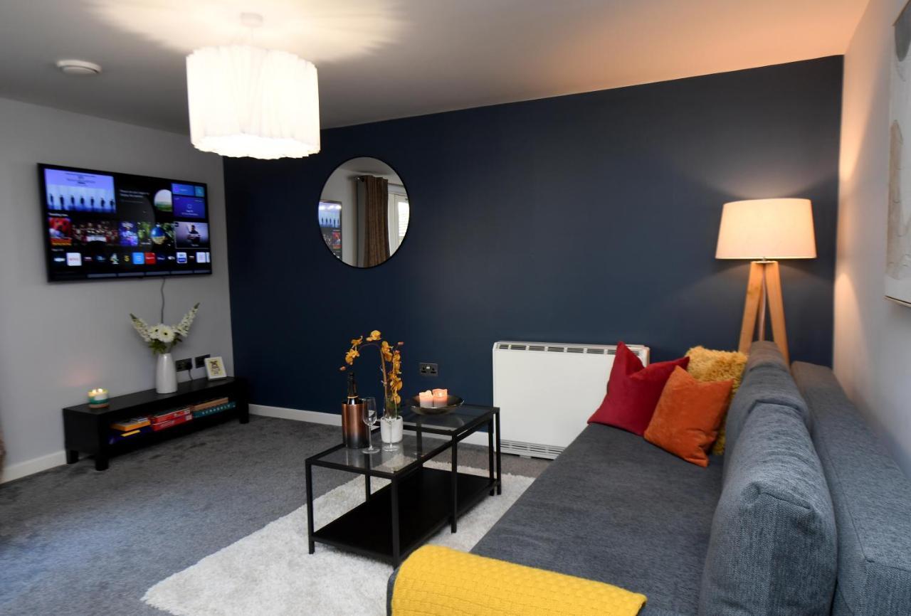Self Catering - Regent's Court Azure * Harrogate