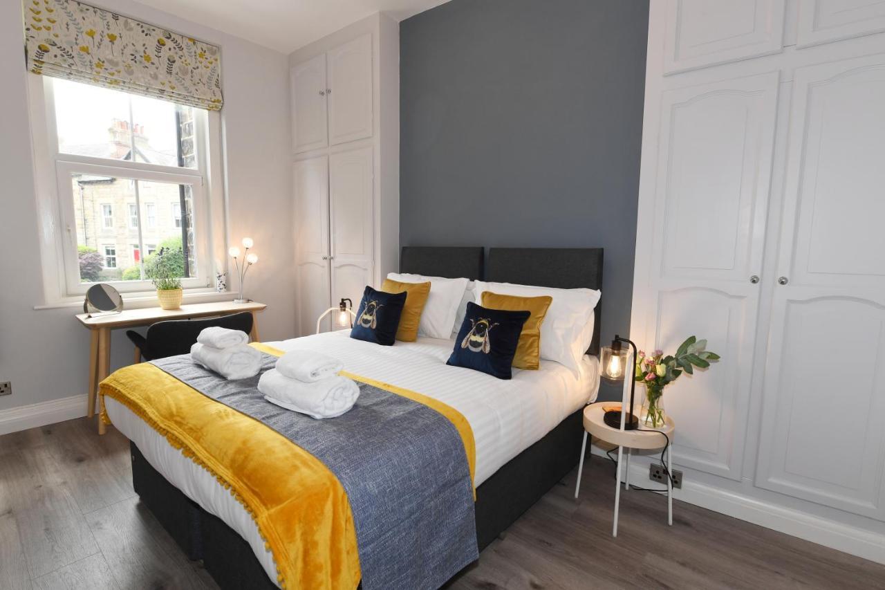 Apartment Self Catering - King's View - Overlooking Convention Centre -private Parking