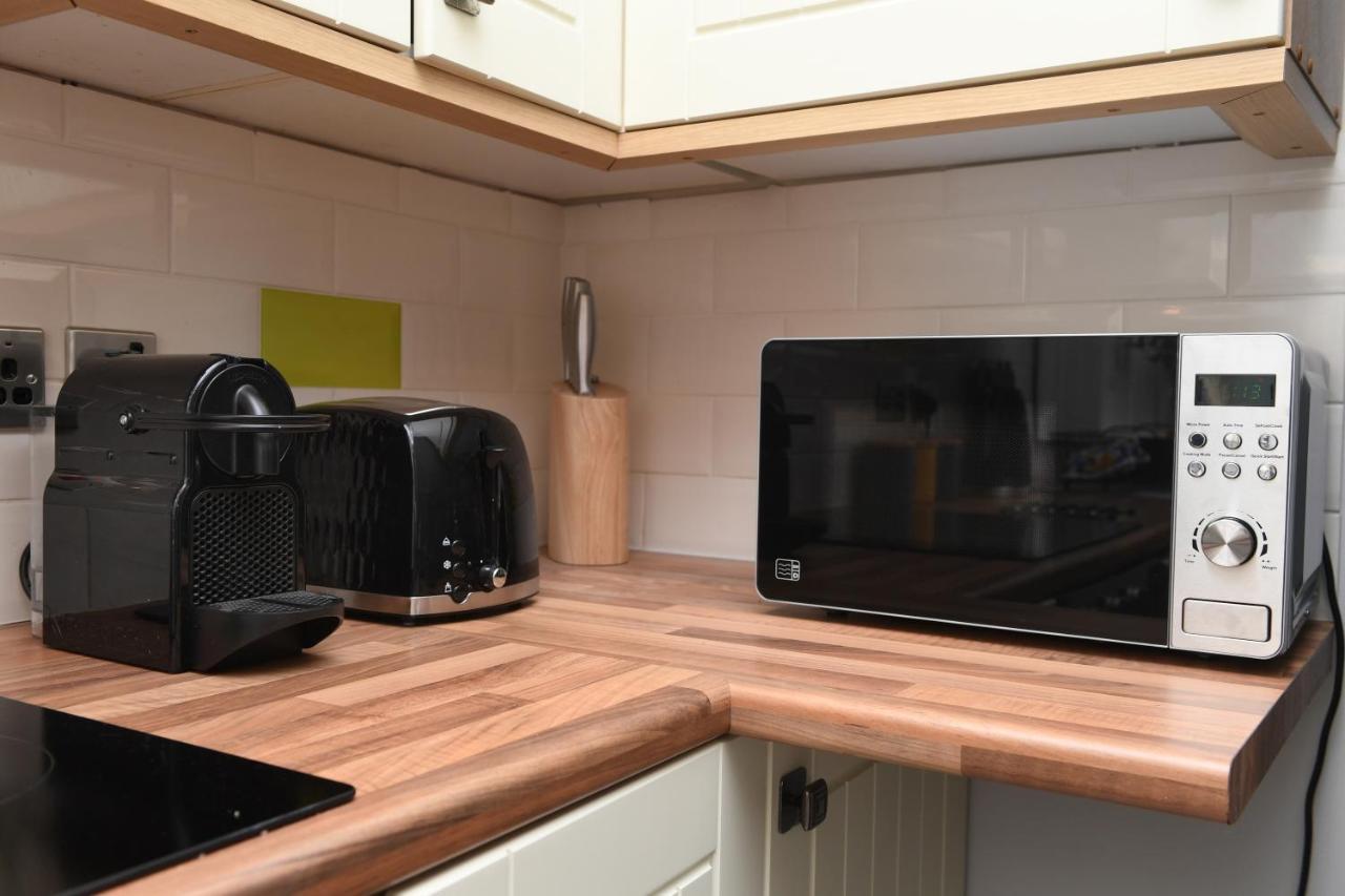 Self Catering - King's View - Overlooking Convention Centre -private Parking Harrogate