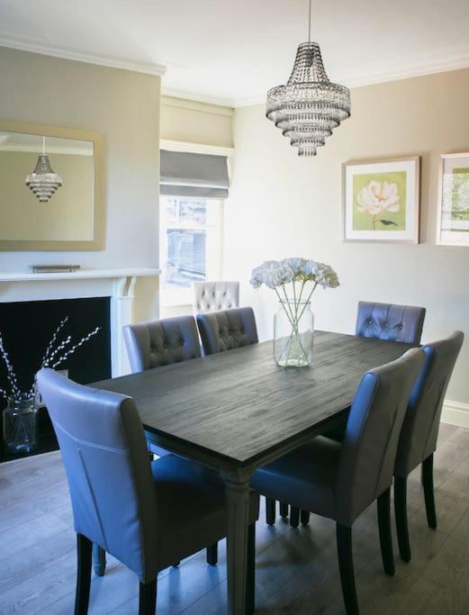 Valley Road, Fabulous 4 Bedroom House Harrogate