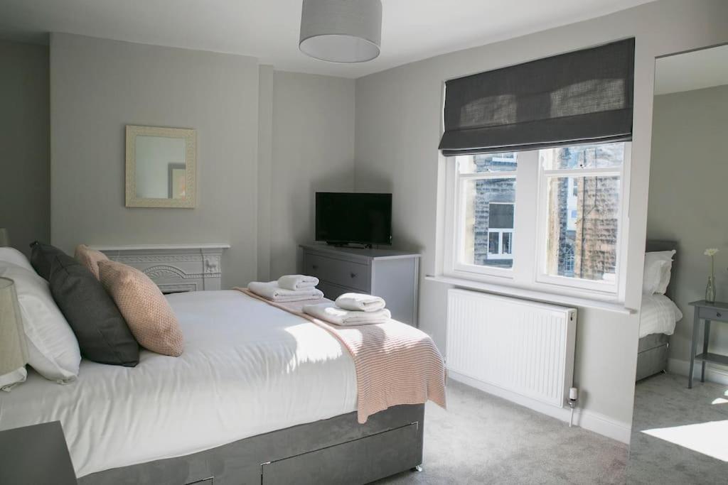 Valley Road, Fabulous 4 Bedroom House Holiday home Harrogate