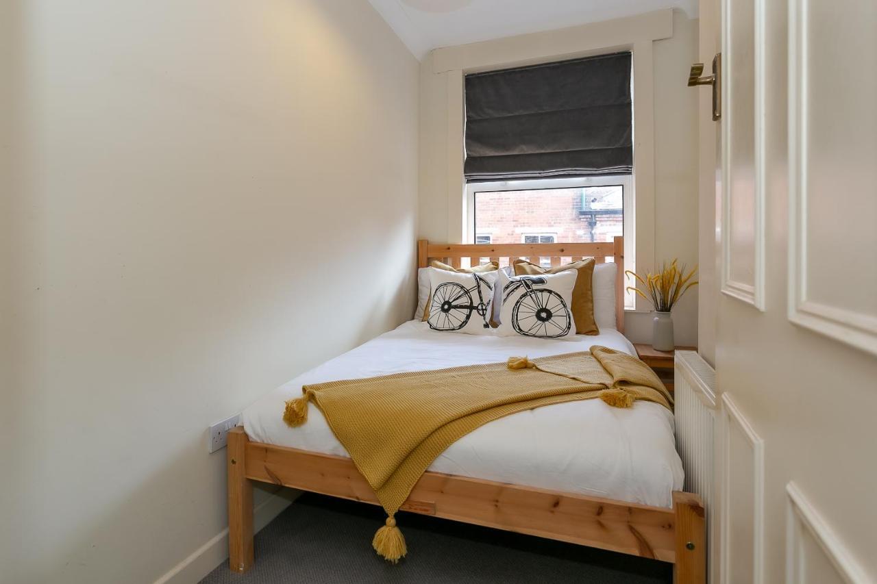The Bs Cycle, 4 Bedroom, 2 Bathroom, House In Centre Apartment Harrogate