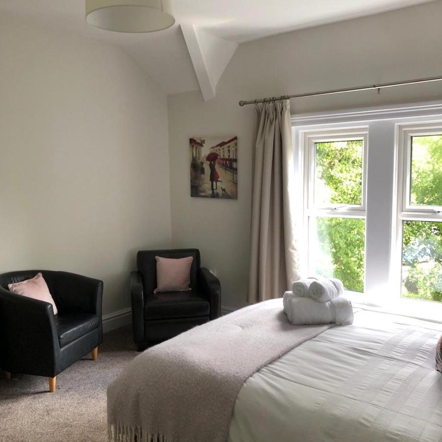 Comfy Big 7 Bedroom Townhouse *