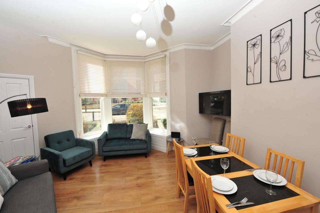 - Strawberry One - Private Parking Harrogate