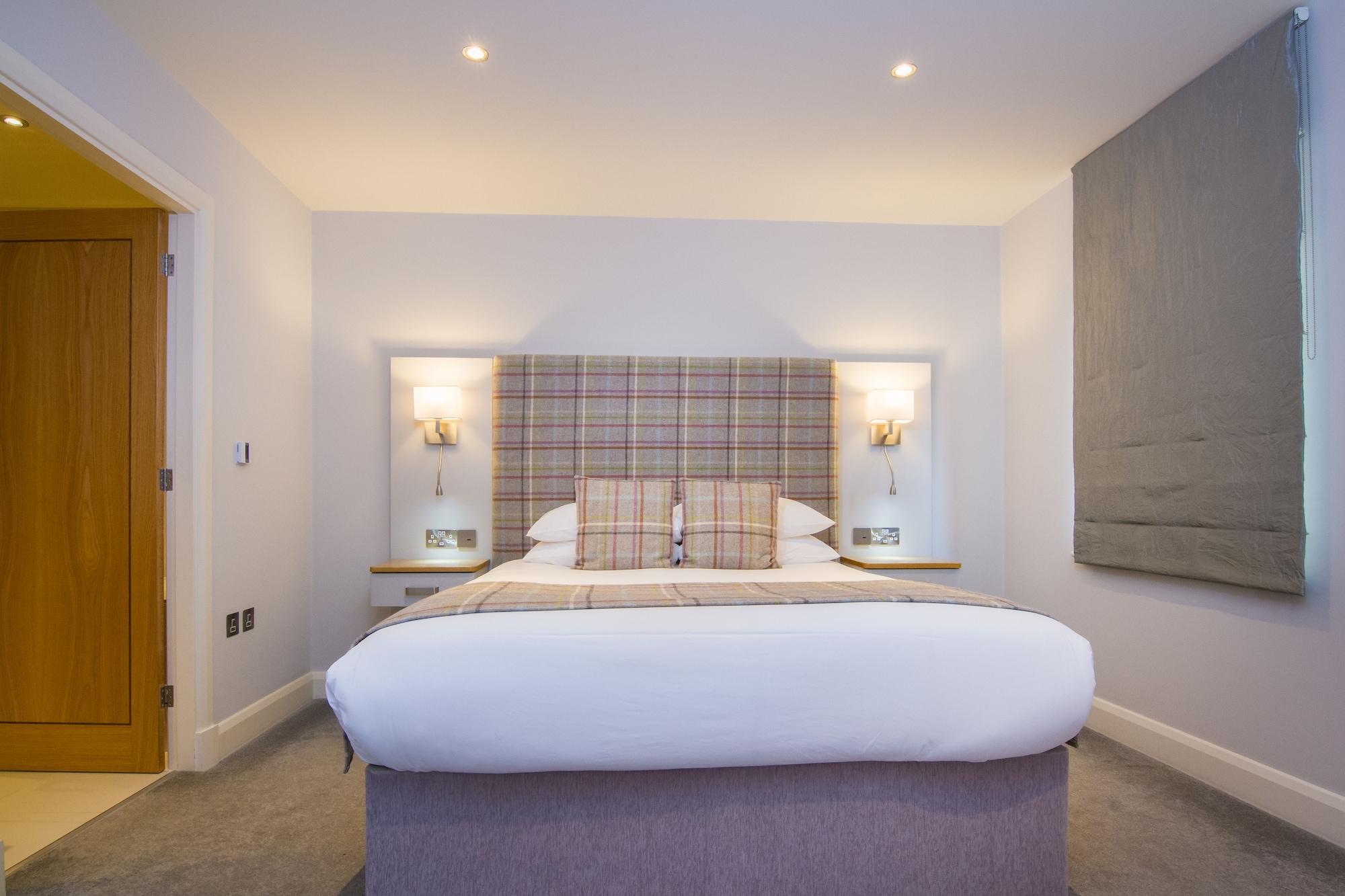 Hotel White Hart & 4*