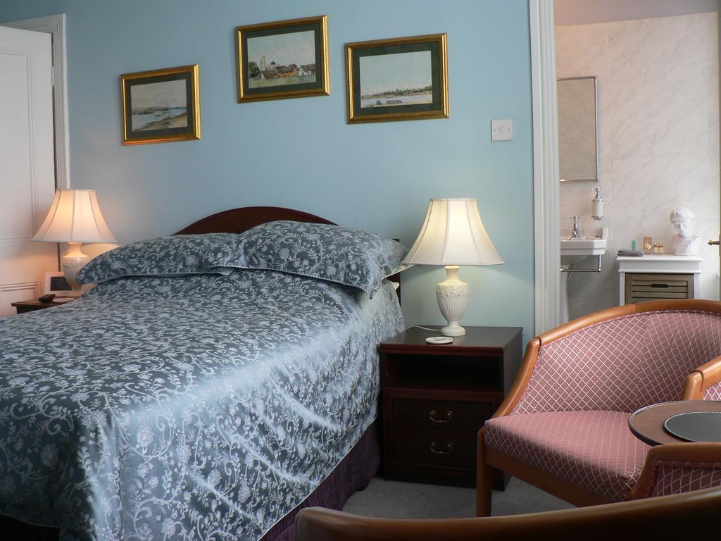 16 Franklin Bijou Boutique Bed & Breakfast *