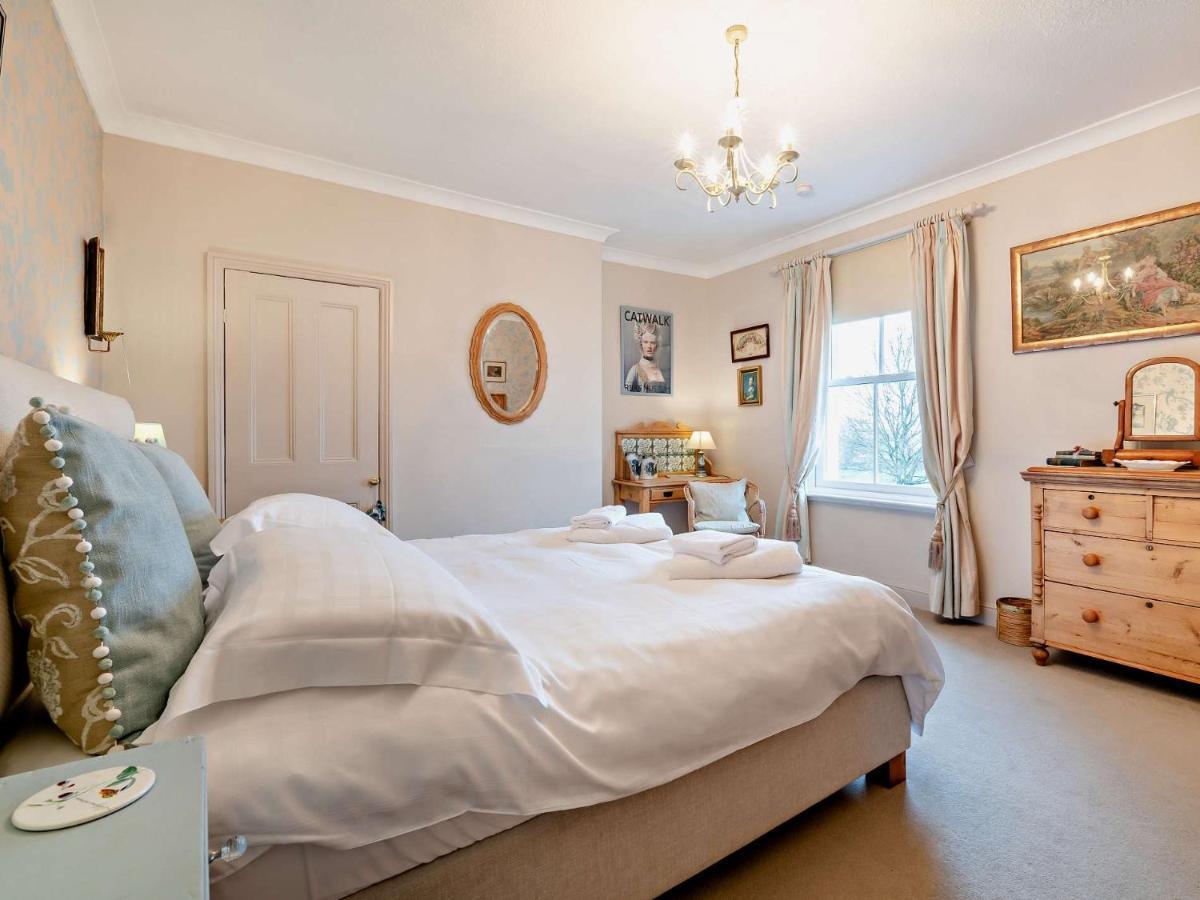 2 Bed In Hh037 *