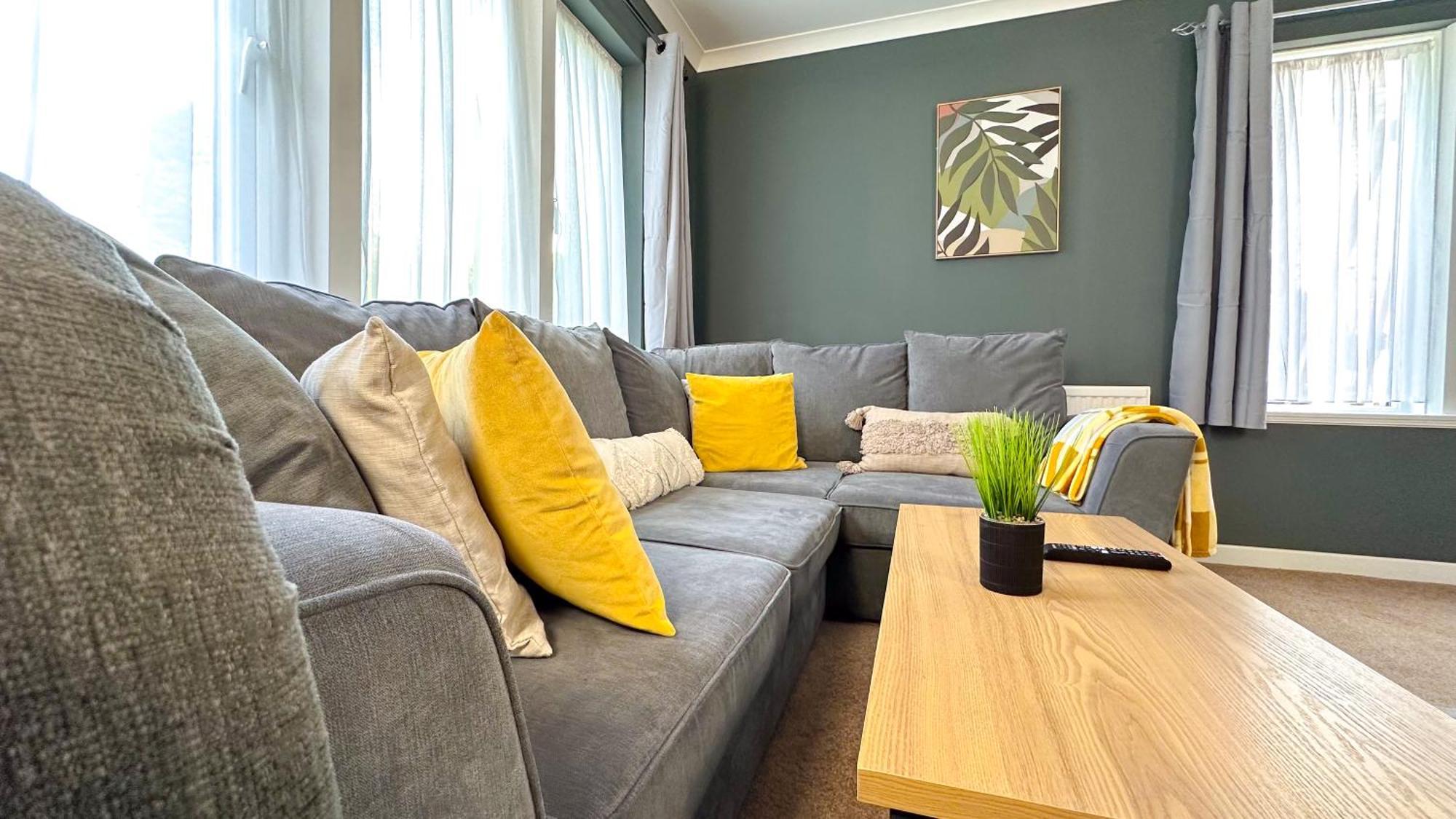 Huge Family House - Free Parking -