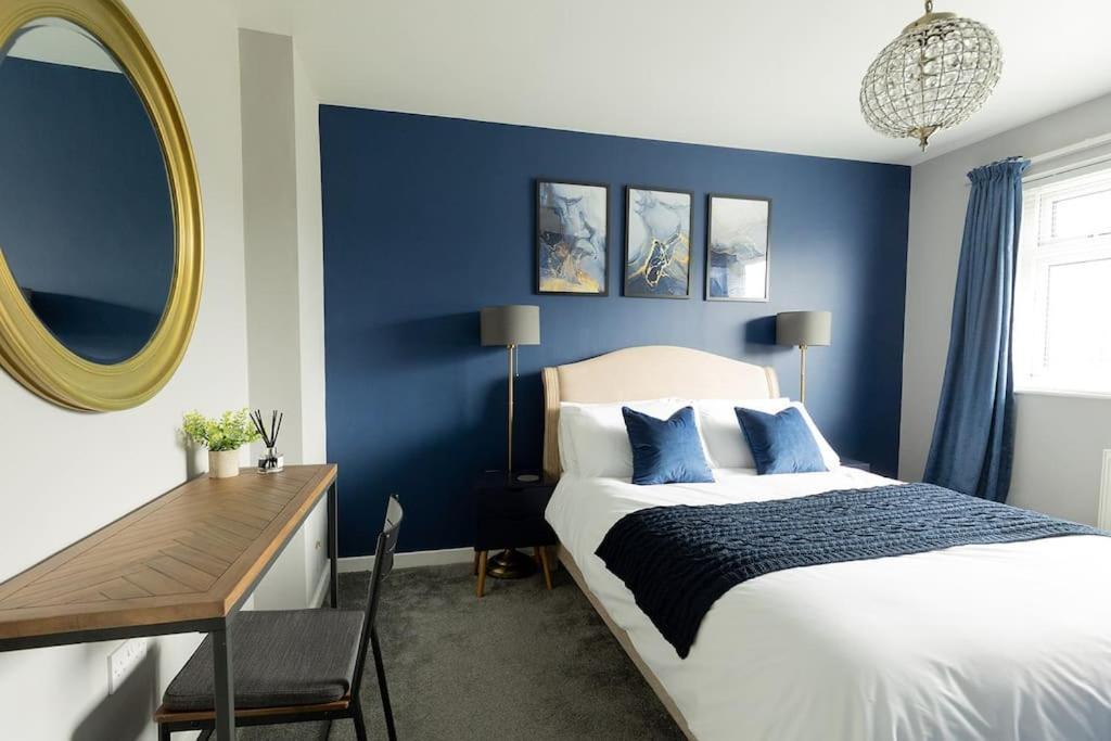 Holiday home Woodfield Road - Two Bed In With Cosy Living Fire. *