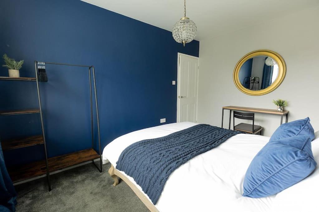 Holiday home Woodfield Road - Two Bed In With Cosy Living Fire. *