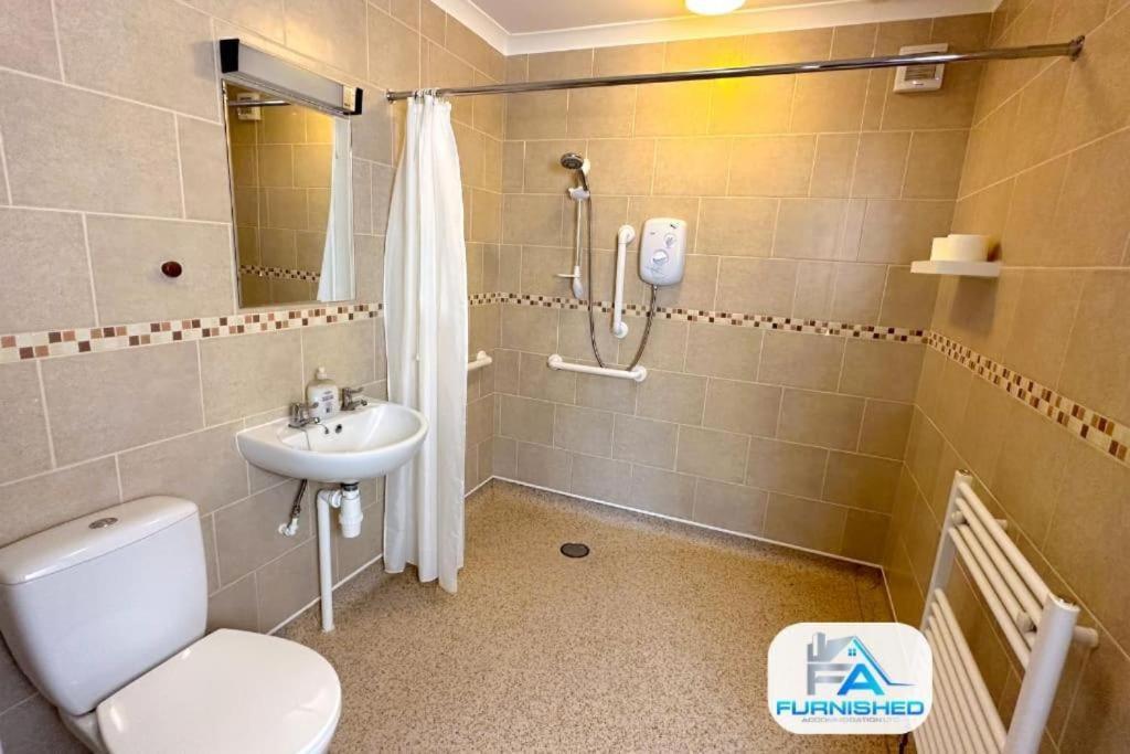 Apartment Huge Family House - Free Parking - *