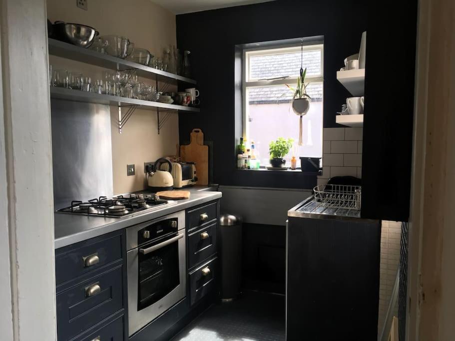Holiday home Stylish Two Large Double Bedroom House In With On Street Parking Harrogate