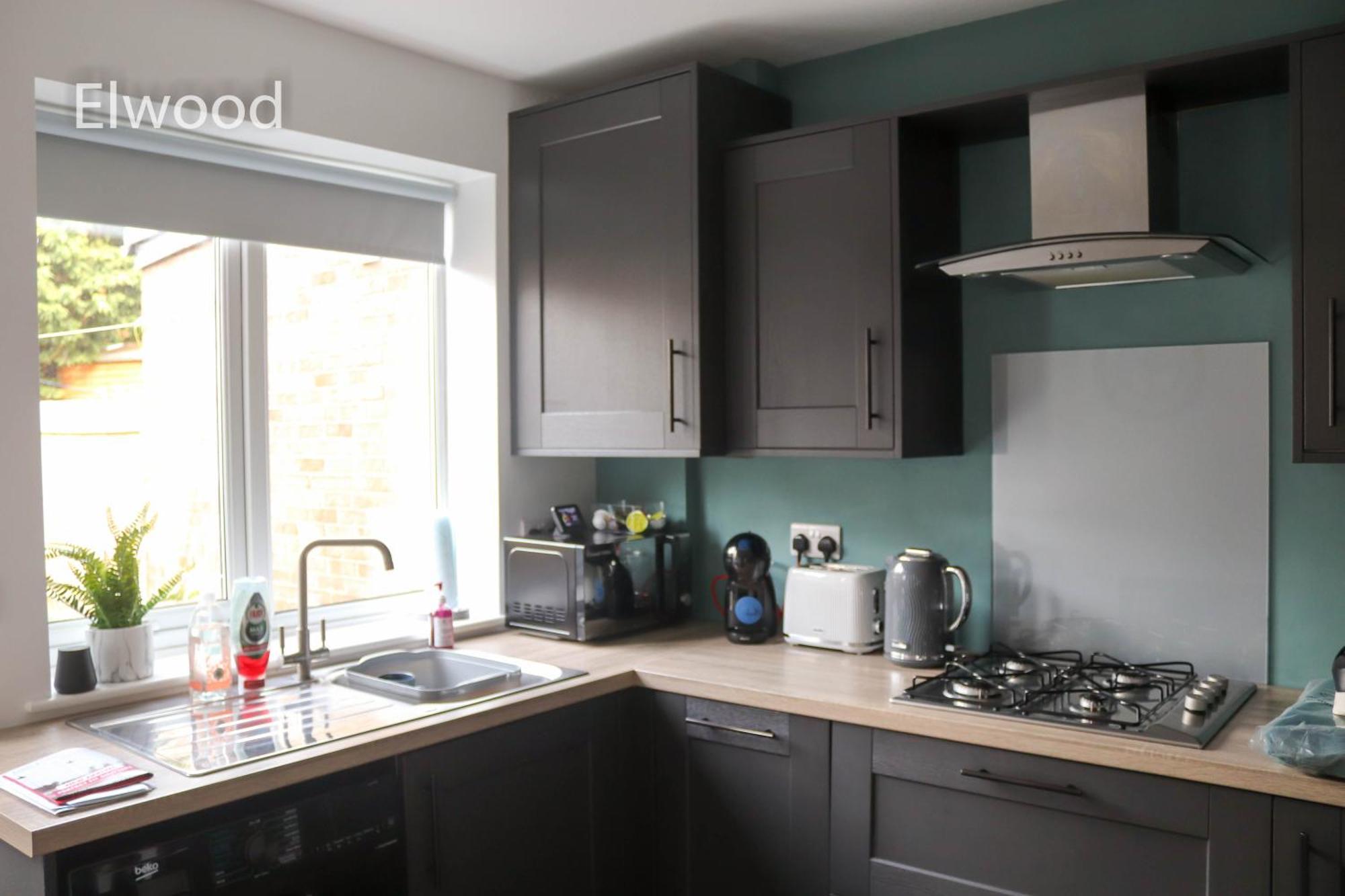 Elwood - Spacious Contemporary From In With Parking *
